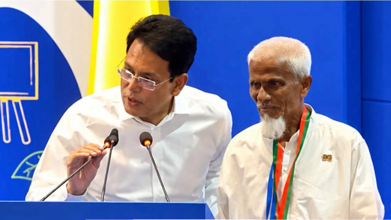 ‘এক টাকার মাস্টার’ পেলেন প্রধানমন্ত্রীর সম্মাননা