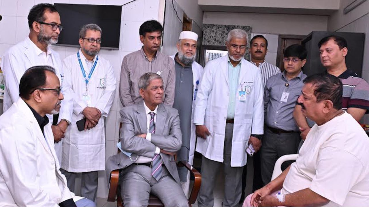 ভূমিমন্ত্রীকে দেখতে হাসপাতালে রাষ্ট্রপতি